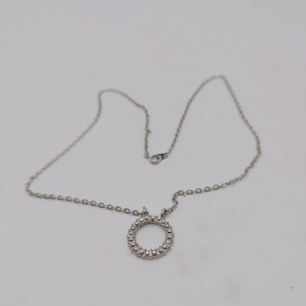 Elegant Circle Wreath Silver Pendant 20 In Necklace Costume - Picture 2 of 4